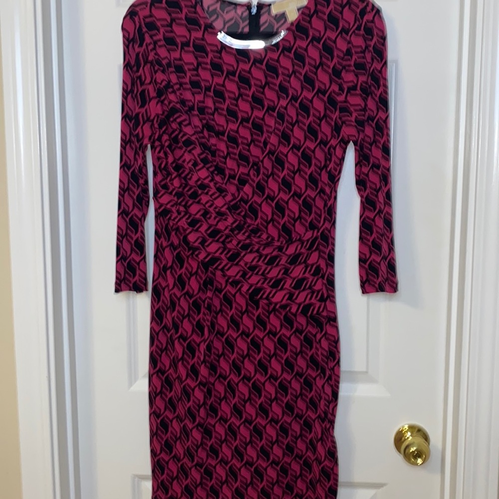 Michael Kors Black and magenta Sz medium wrap style dress